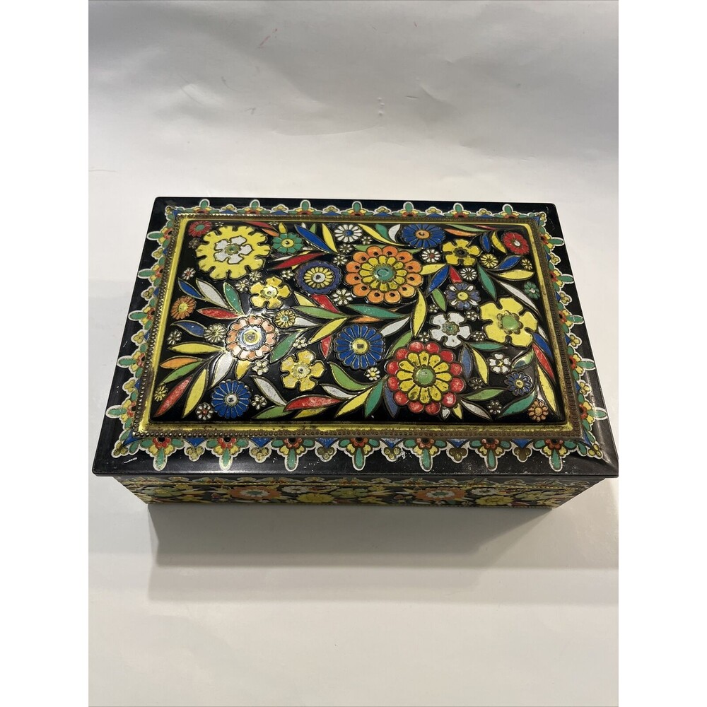 VTG Embossed Lidded Floral Biscuit Metal Tin Box Holland Dutch 9.5” X 7”